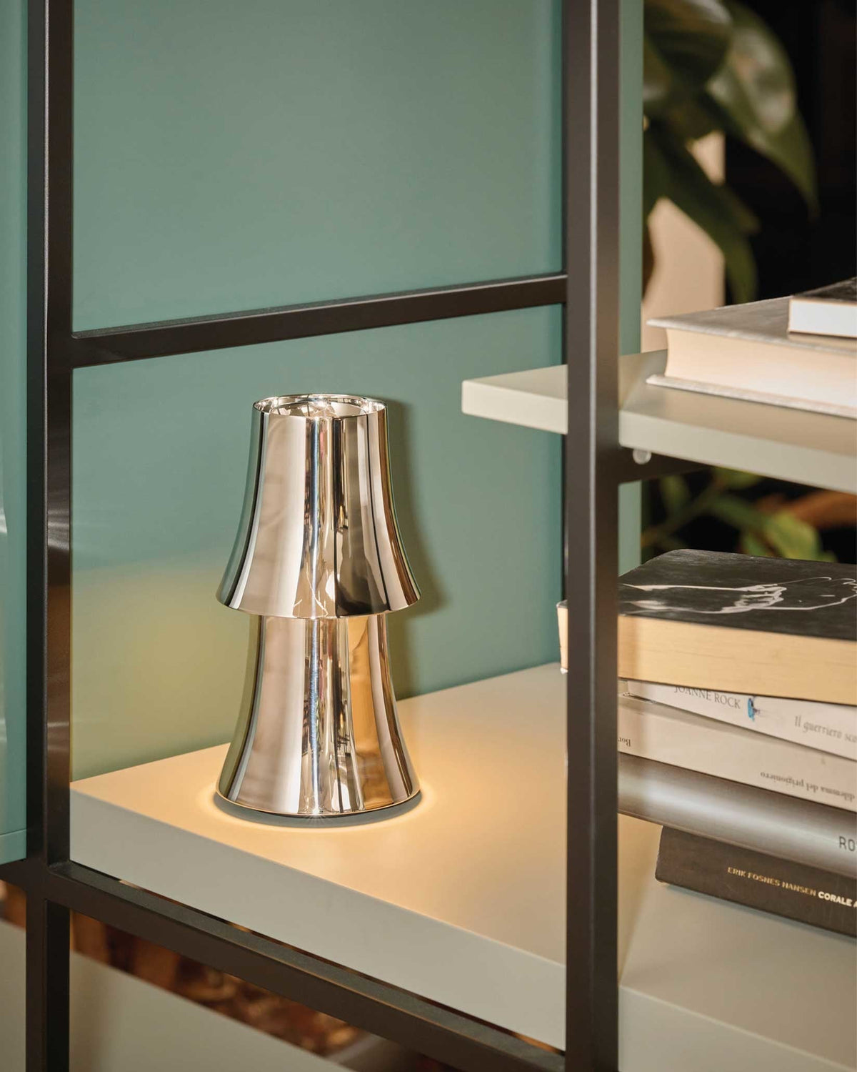 Halesia – lampada da tavolo - Sag 80 - Alessi - Tavolo