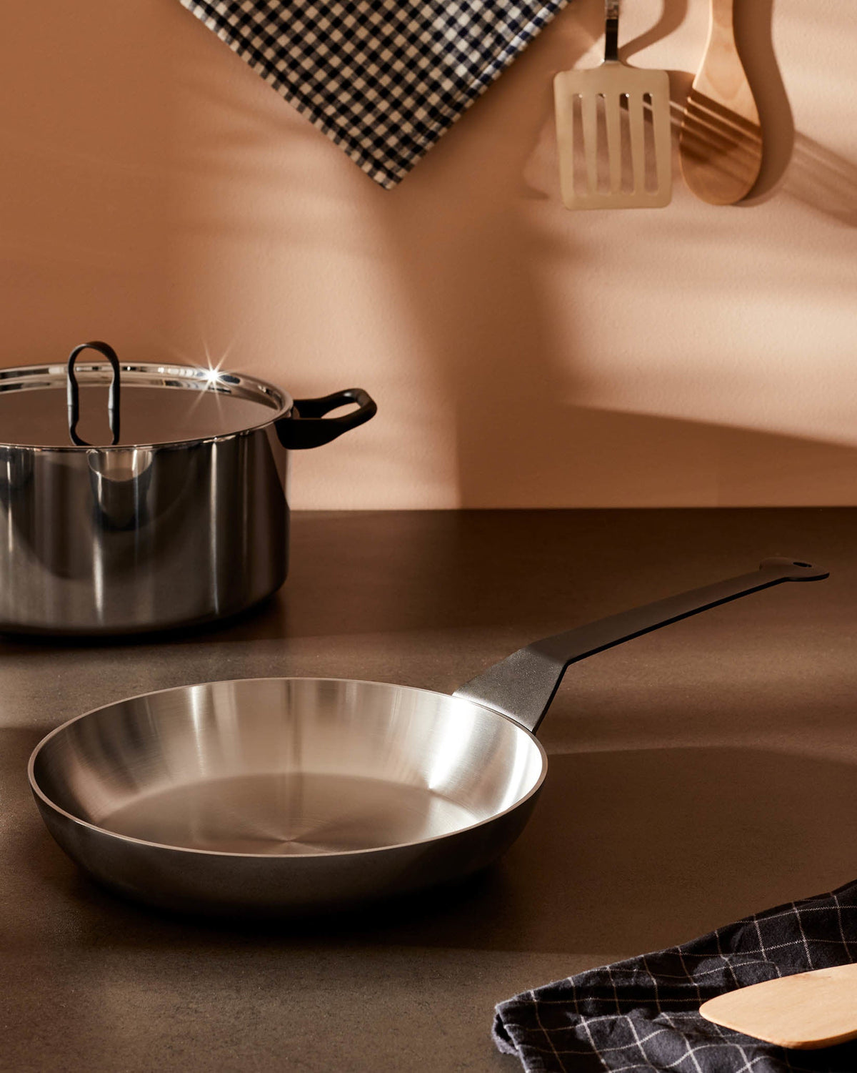 La Cintura di Orione – padella lionese - Sag 80 - Alessi - Complemento