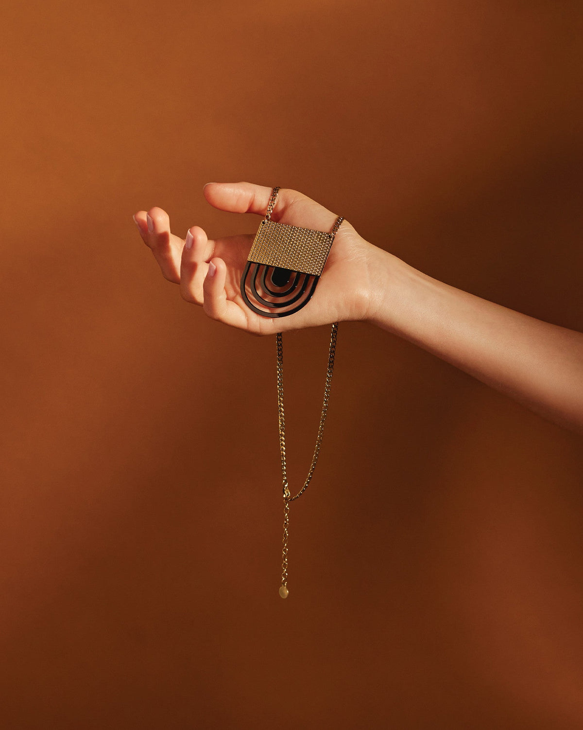 Fresia – collana – ambientata