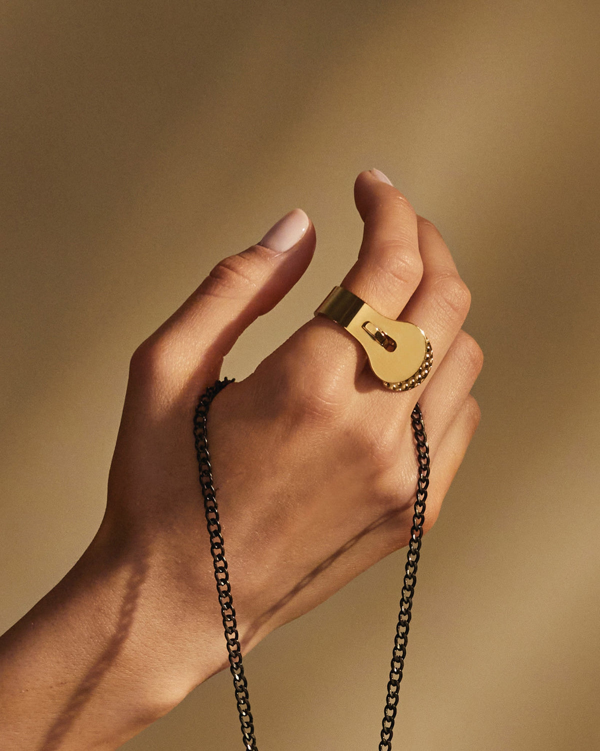 Trama – anello - Sag 80 - Alessi - Complemento