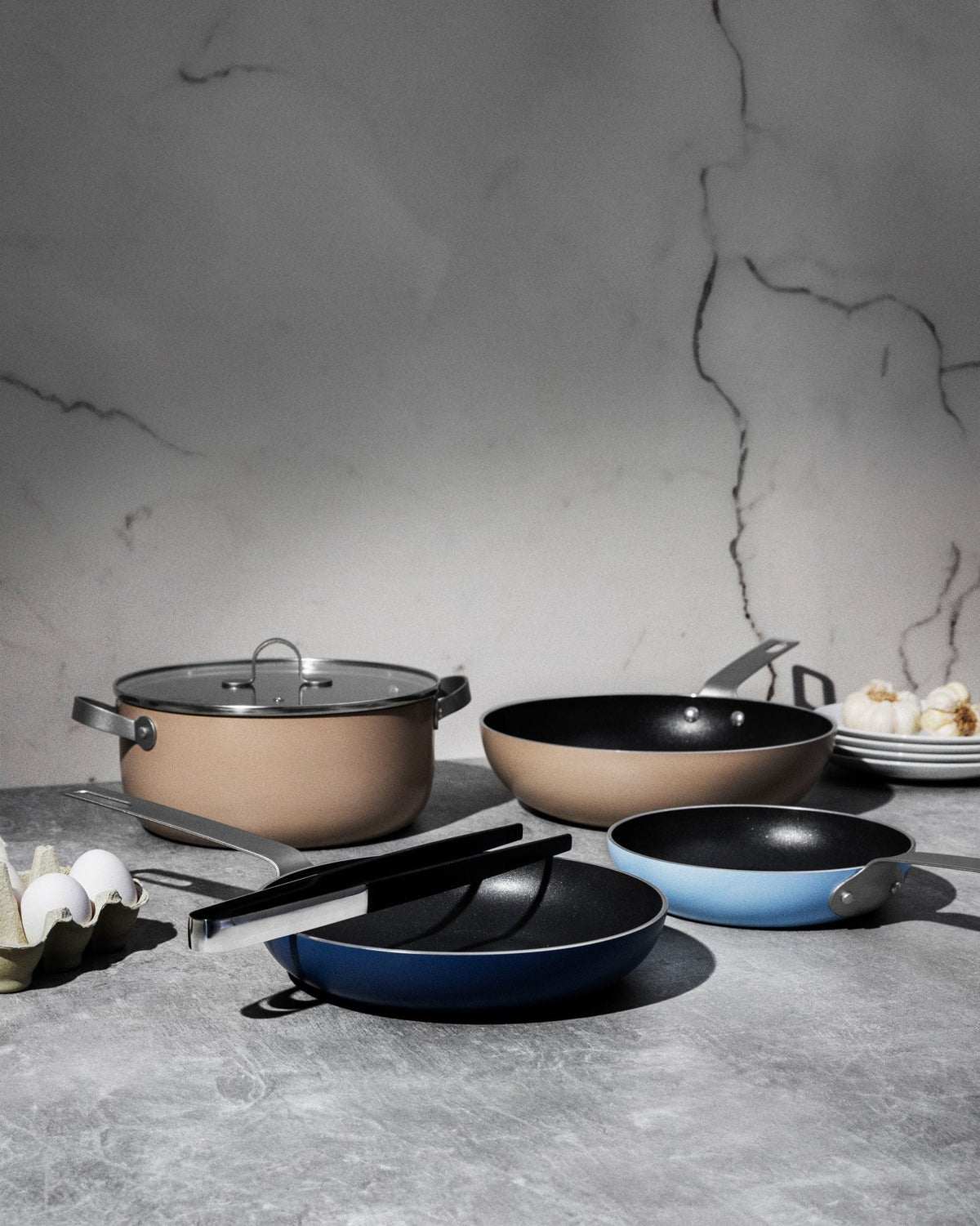 Tama – set di pentole – ambientata