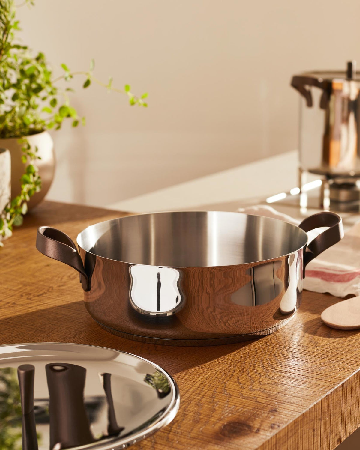 Edo – casseruola bassa a due manici - Sag 80 - Alessi - Complemento