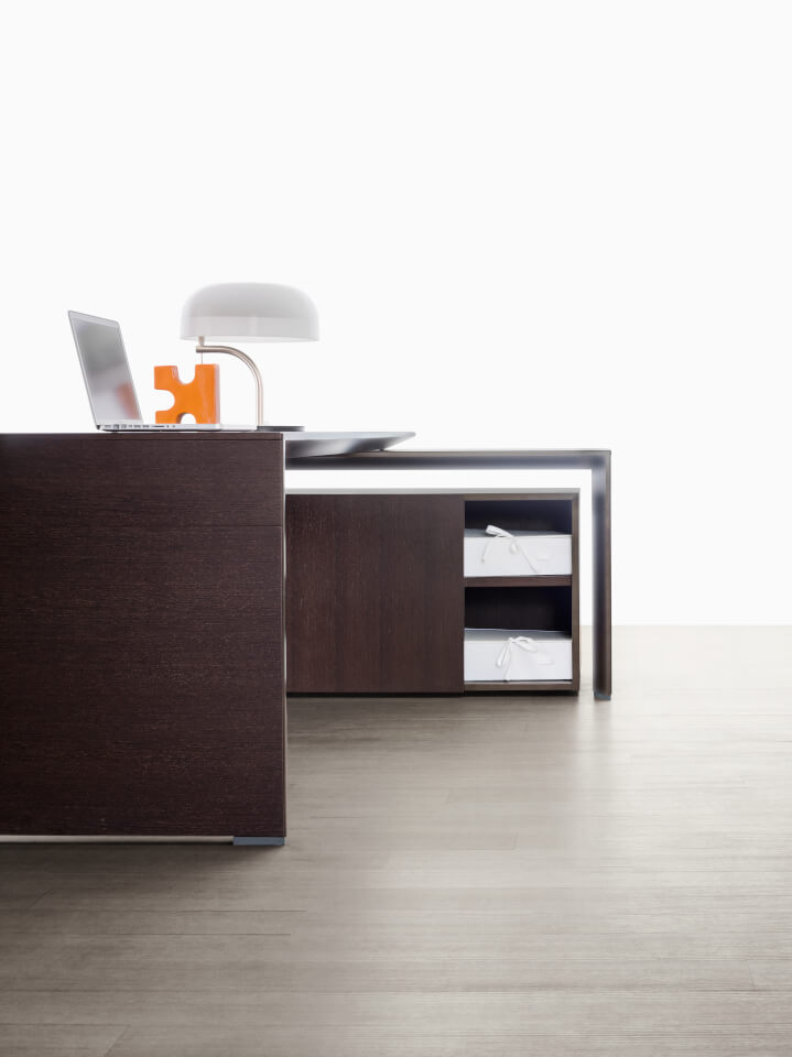 Corner – scrivania direzionale – ambientata