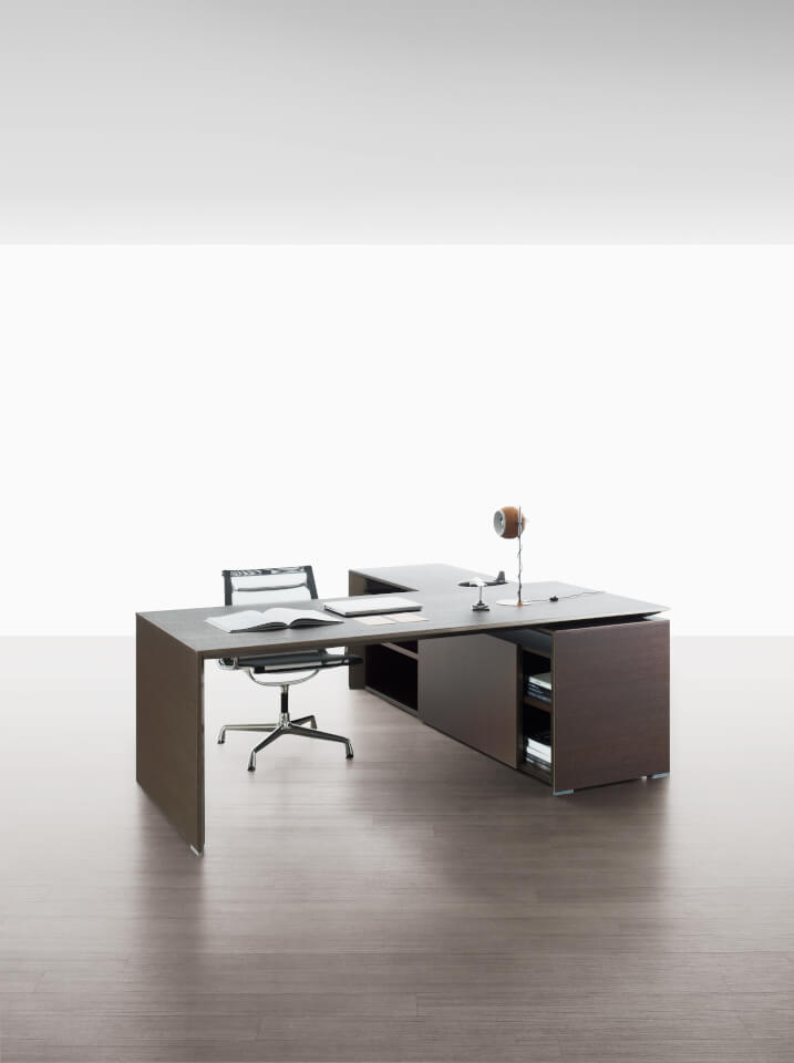 Corner – scrivania direzionale – ambientata