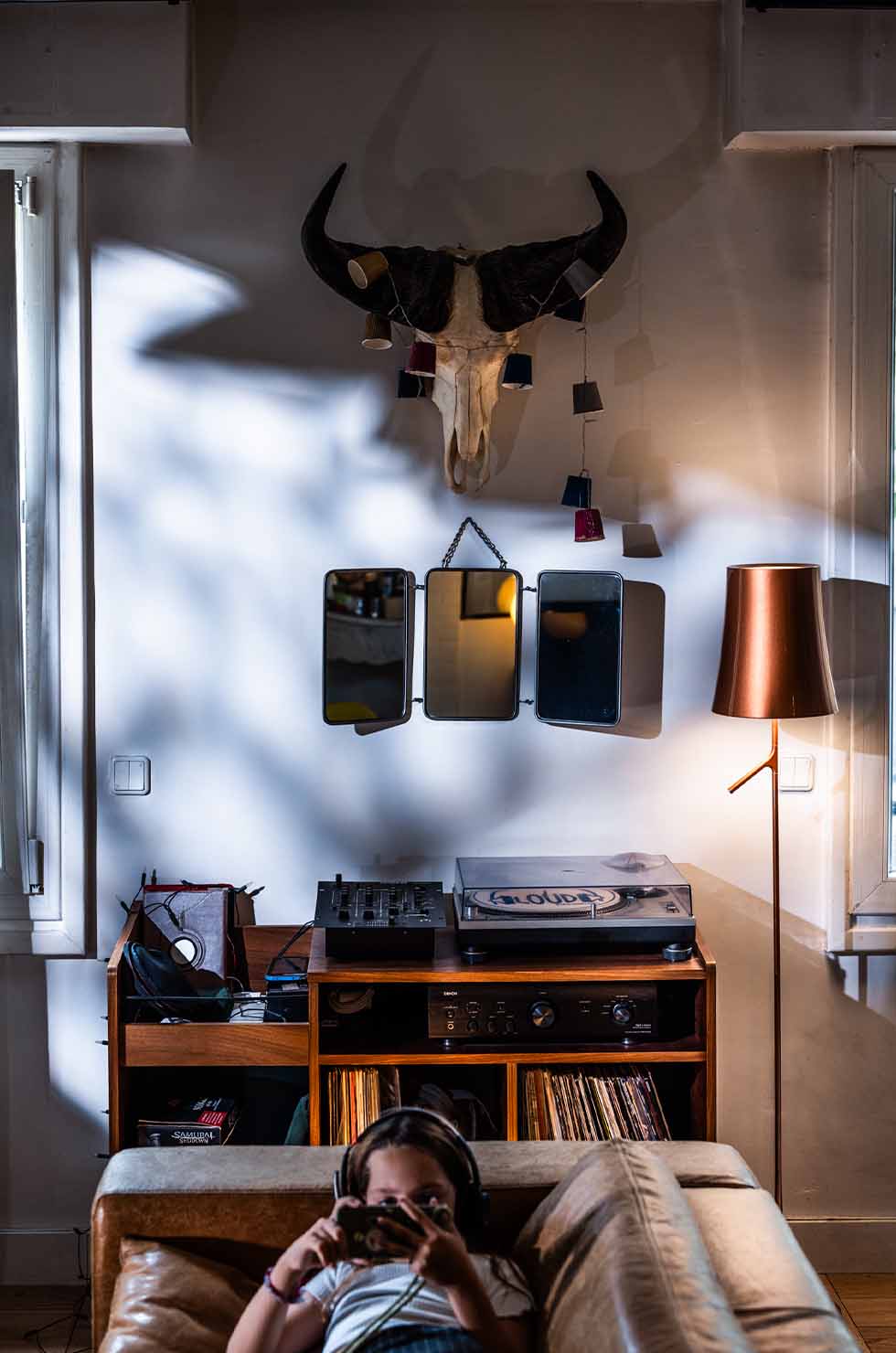 Birdie – lampada da terra – ambientata