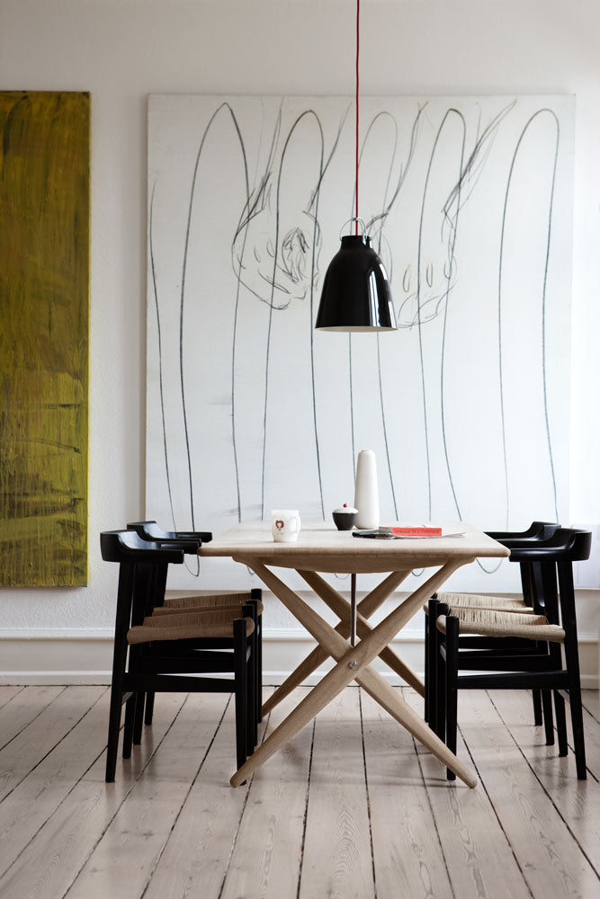 pp85 Cross Legged Table – tavolo – ambientata