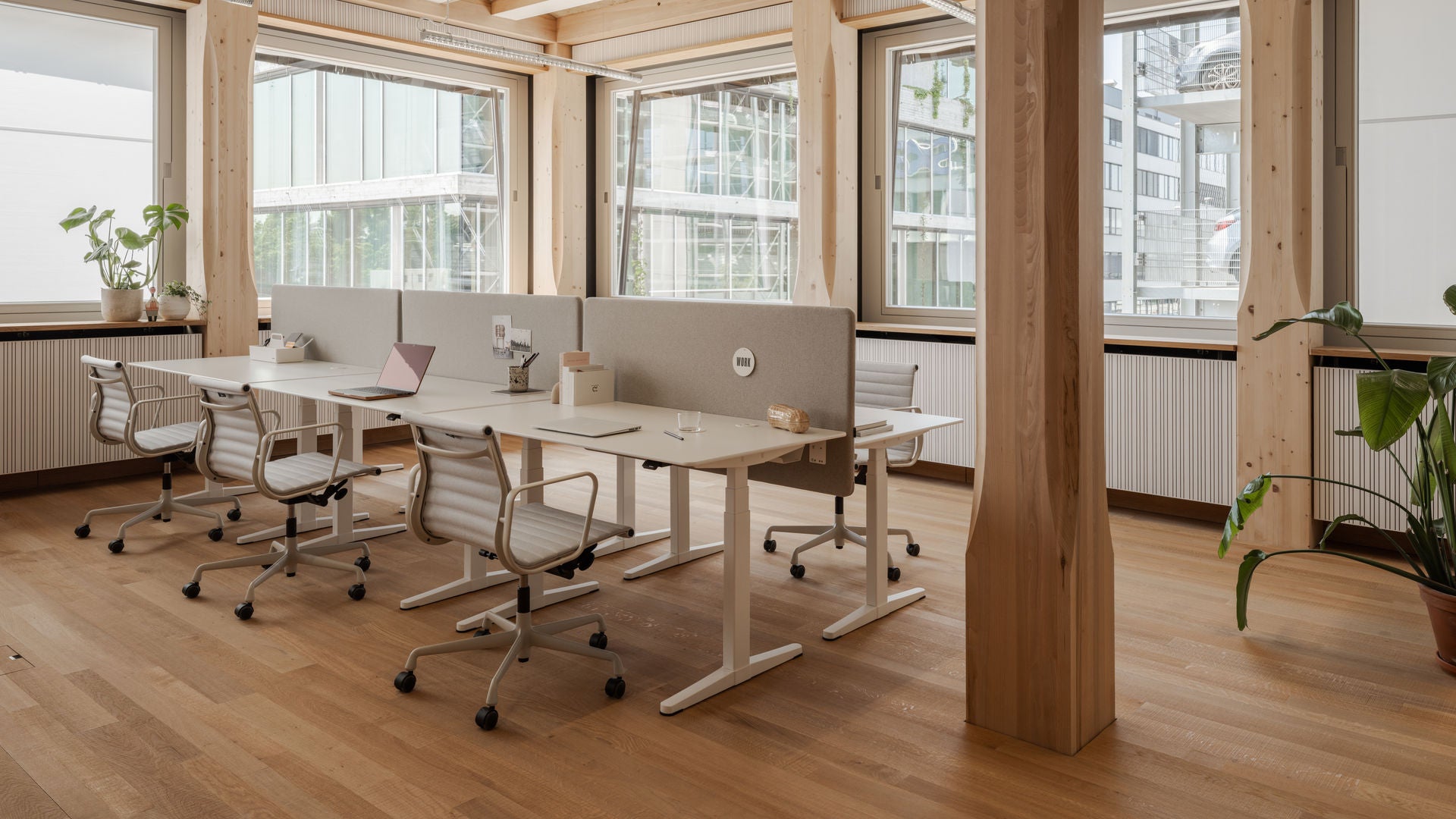 Aluminium Chairs EA 117/118/119 – Lavoro - Sag 80 - Vitra - Sedia