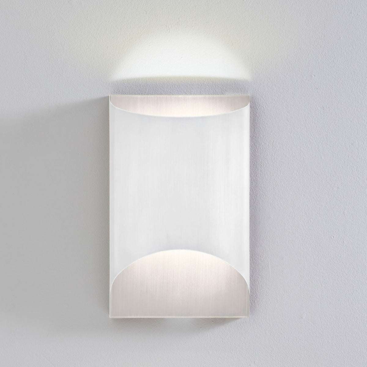 Aprile – lampada da parete – foto prodotto