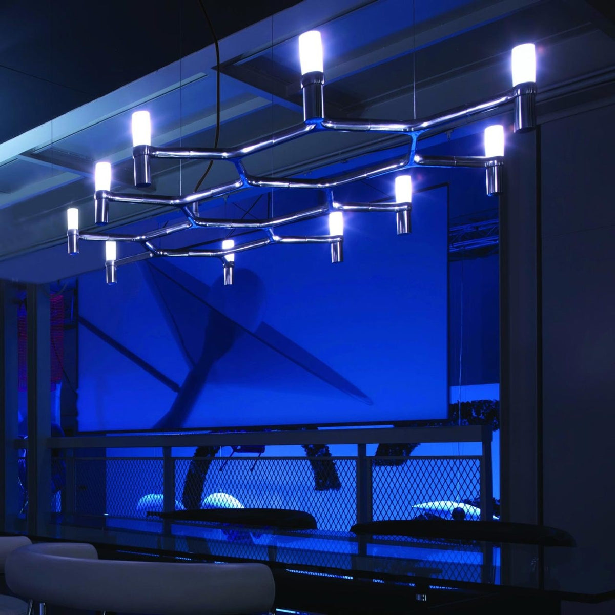 Crown Plana – lampada a sospensione – ambientata