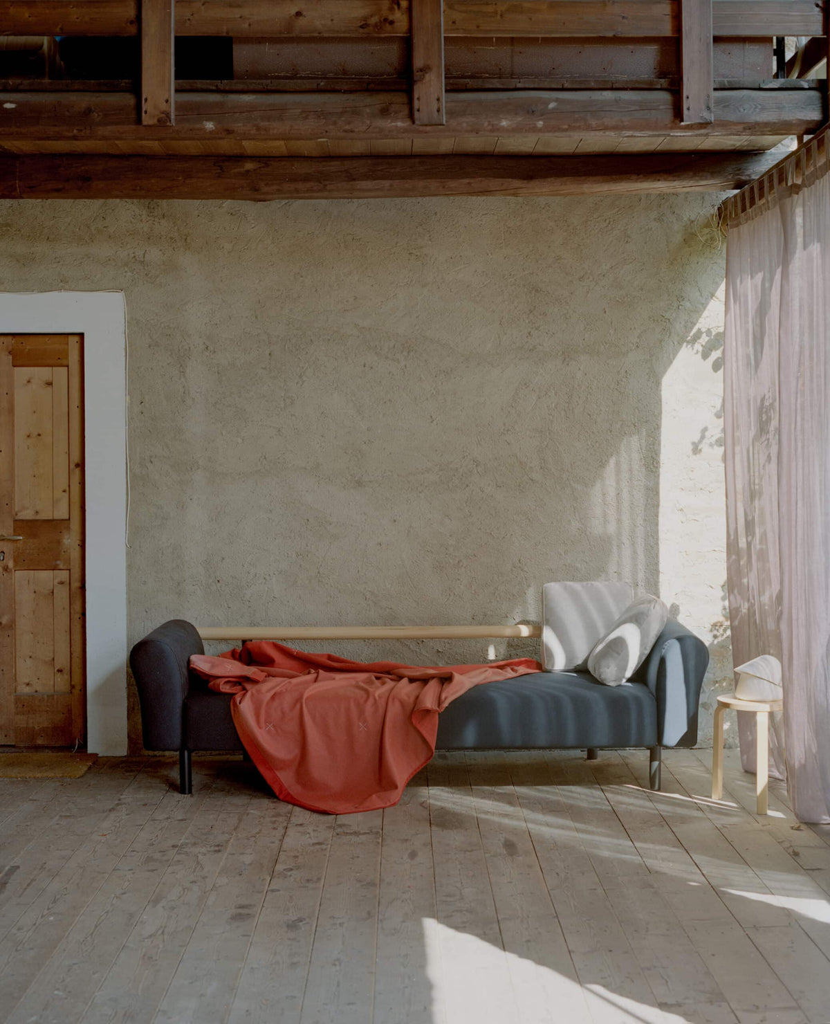 Commedia – daybed – ambientata
