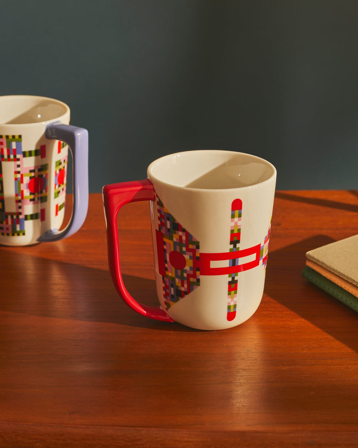Holyhedrics – mug – ambientata