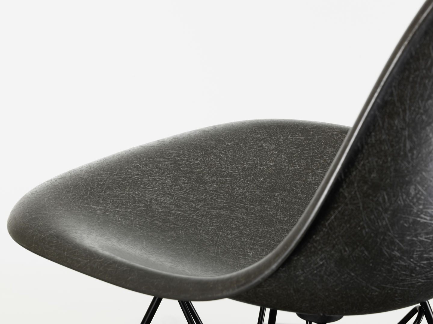 Eames Fiberglass Stool - Sag 80 - Vitra - Sedia