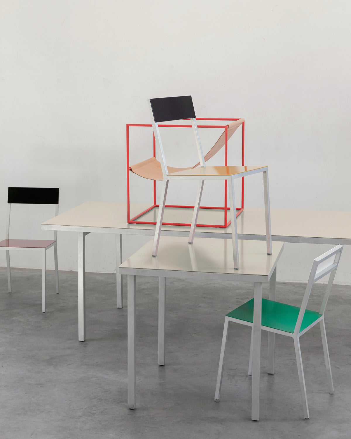 Alu Table – tavolo – ambientata