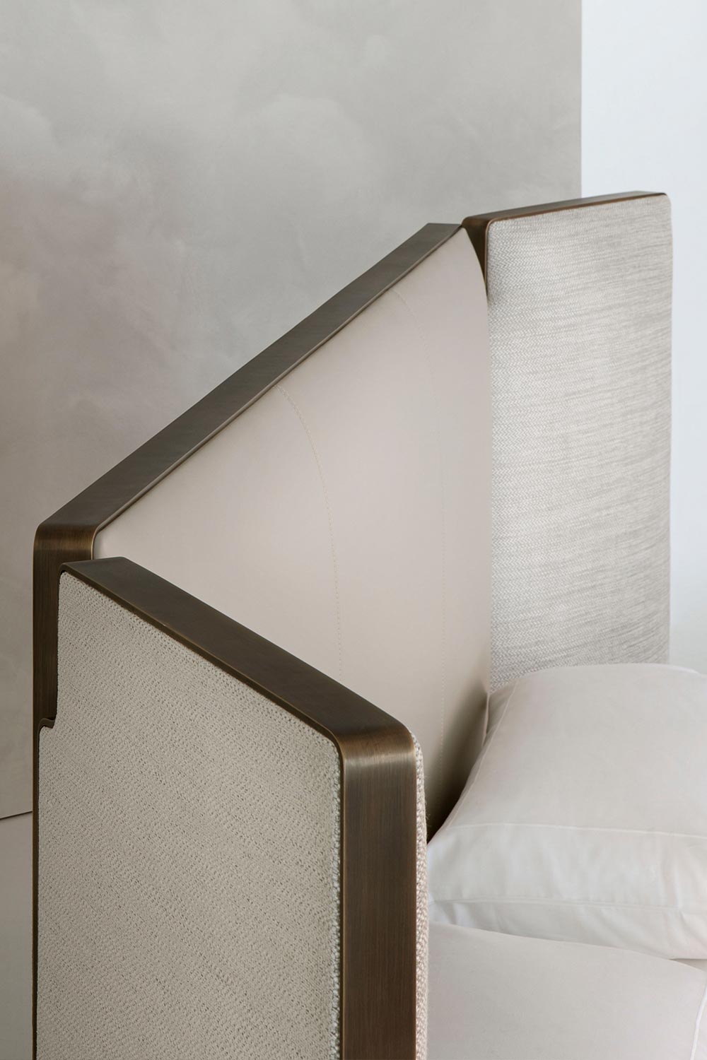 Falcon – letto – ambientata