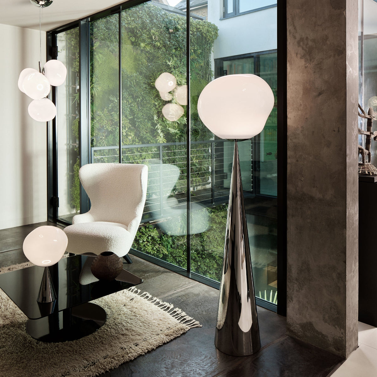 Flash – tavolino – ambientata