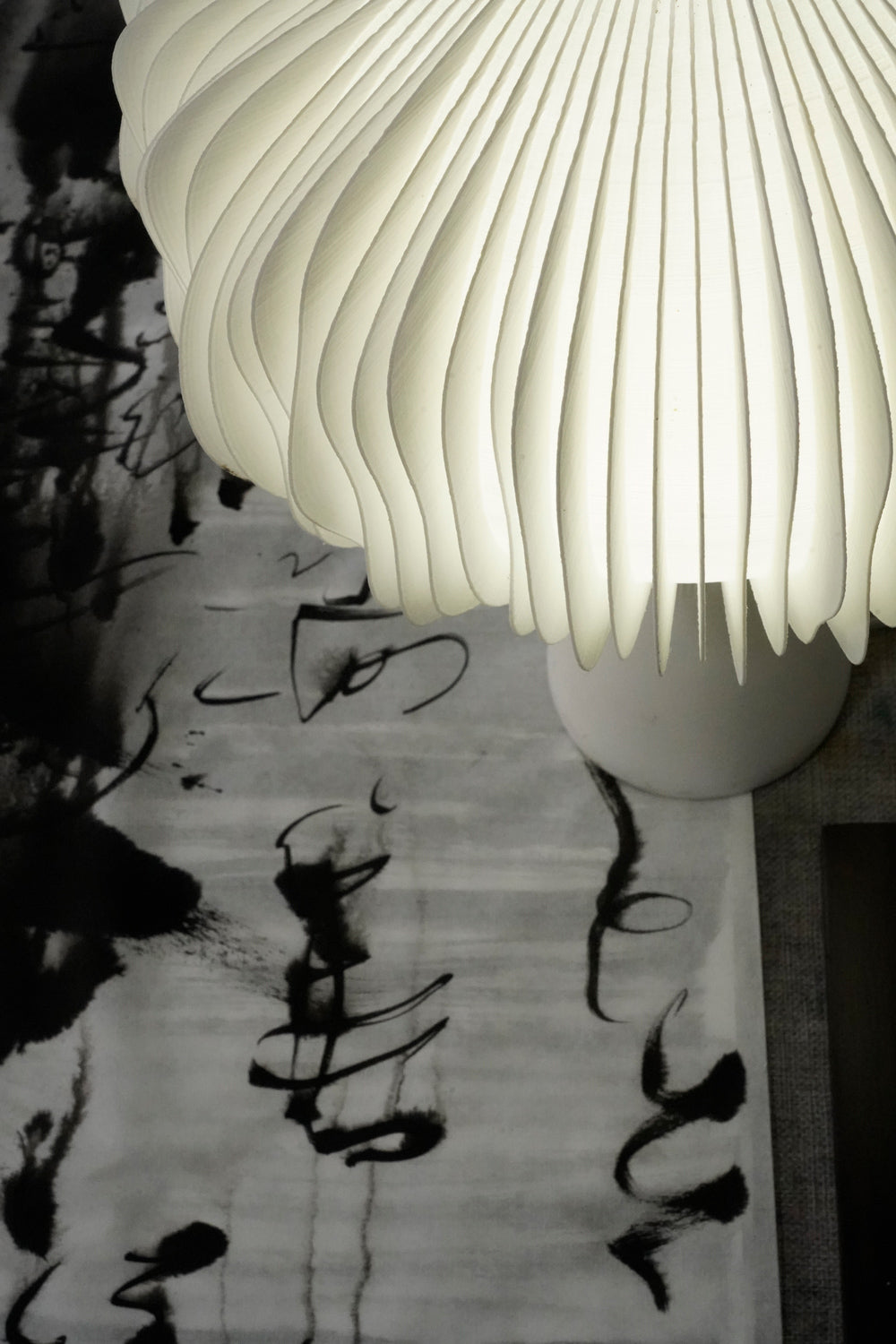 Jellyfish – lampada da tavolo – ambientata