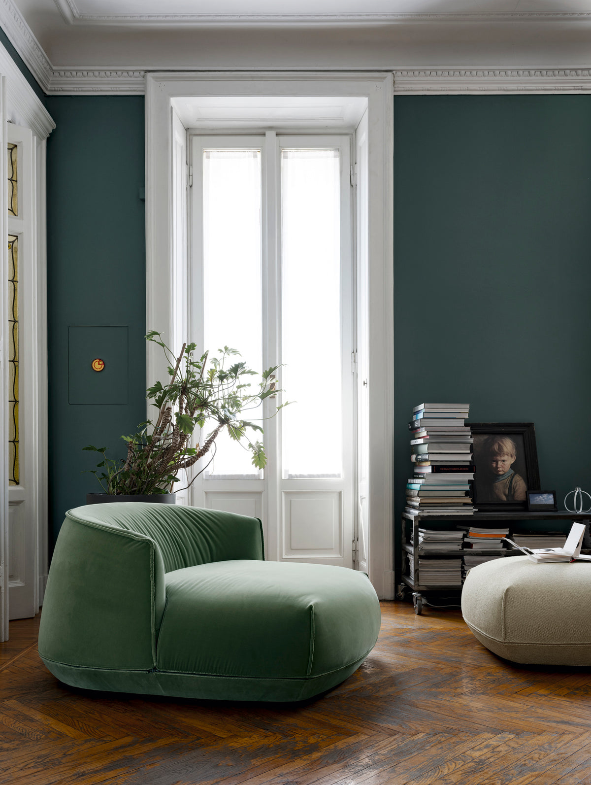 Brioni – divano e poltrona – ambientata