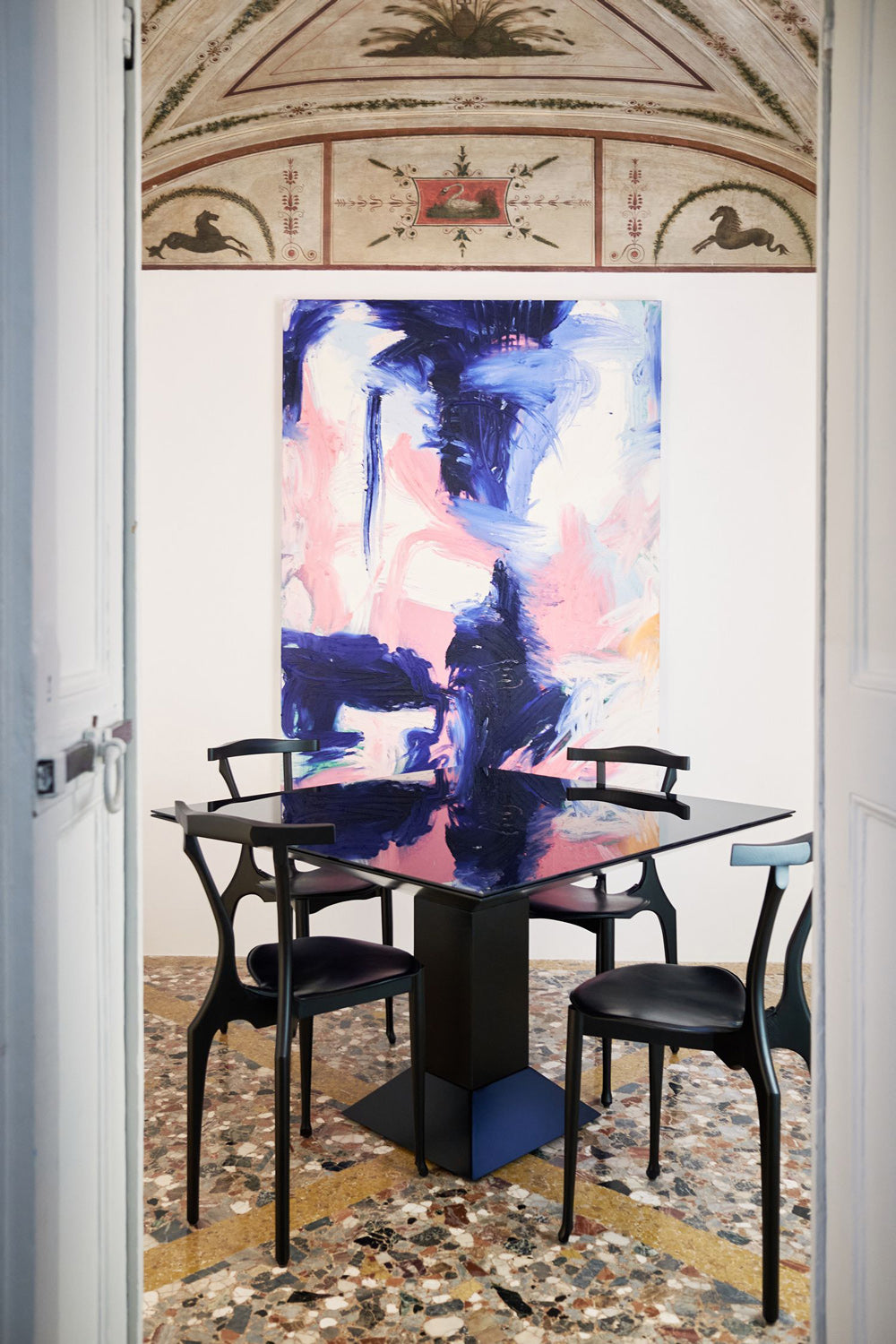 Mettsass – tavolo – ambientata