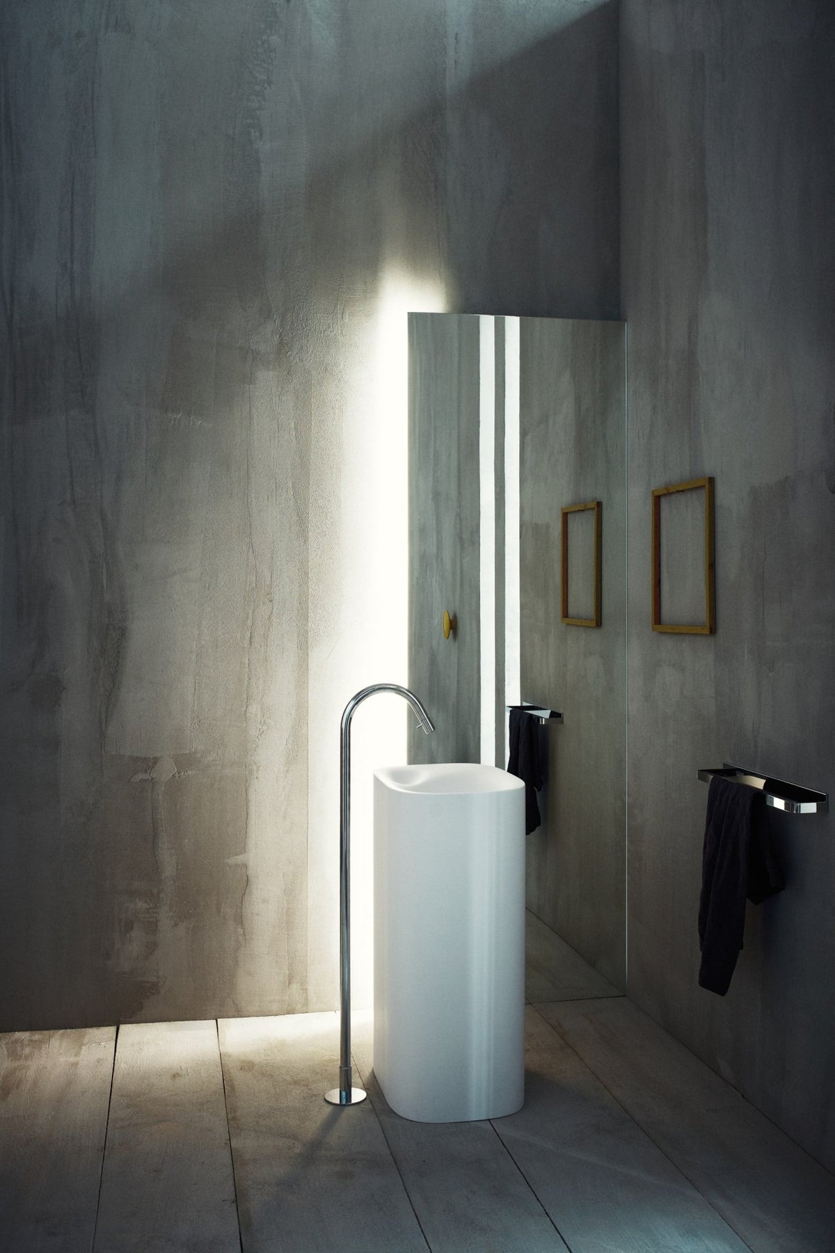 Nivis – lavabo a colonna - Sag 80 - Agape - Lavabo