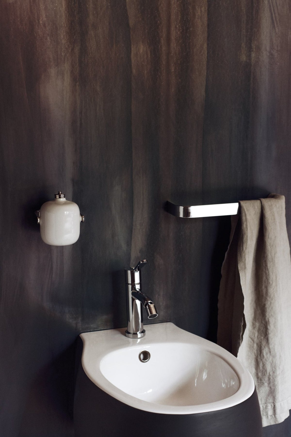 Pear 2 – sanitario bidet sospesi - Sag 80 - Agape - Sanitario