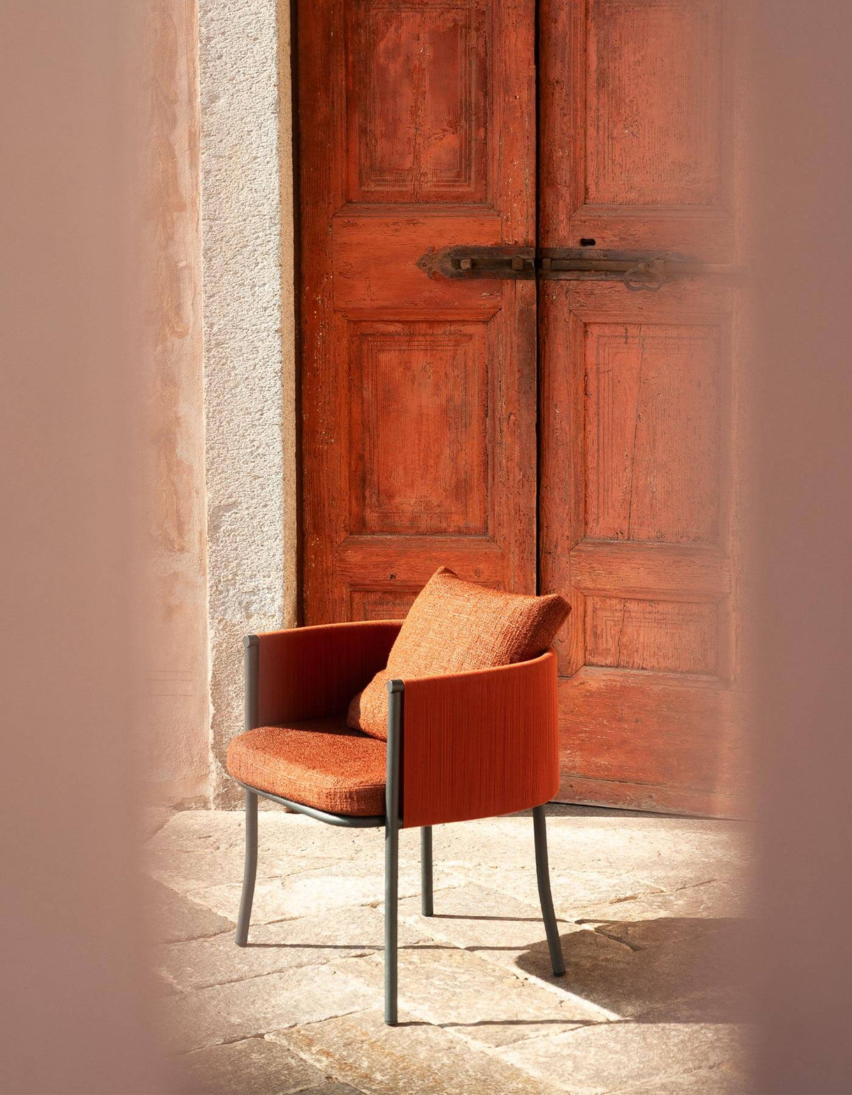Saddle – poltroncina – ambientata