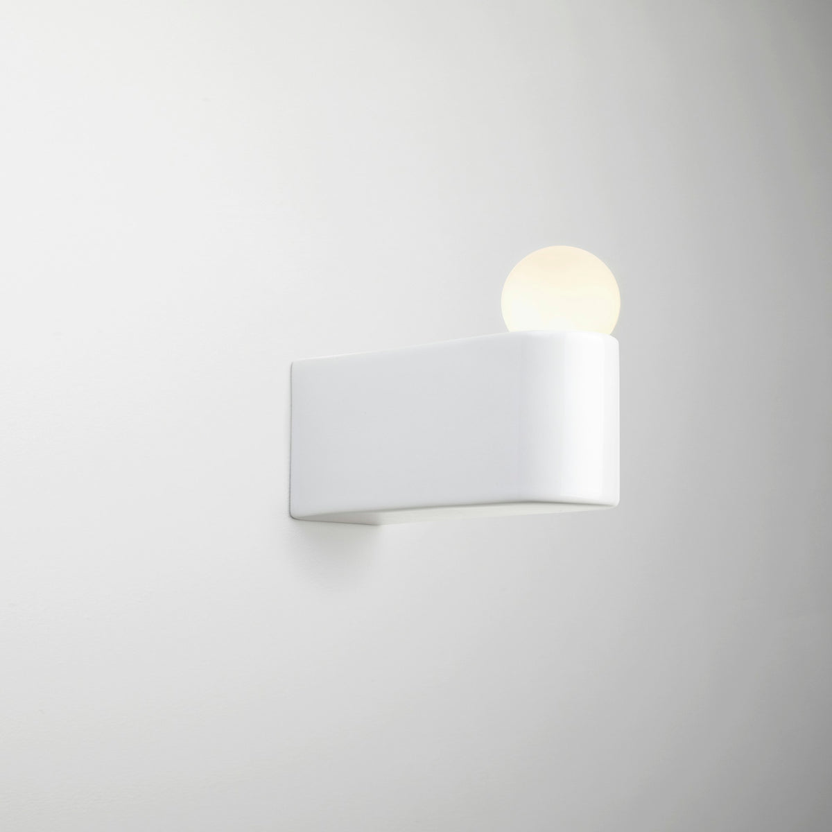 White Porcelain Series – applique – ambientata