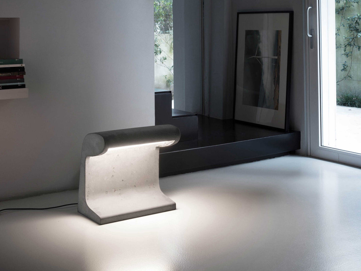 Borne Béton – lampada da terra – foto prodotto