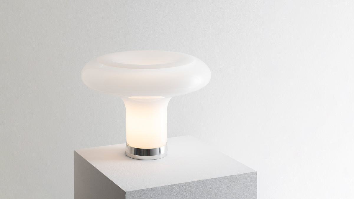 Lesbo – lampada da tavolo – ambientata