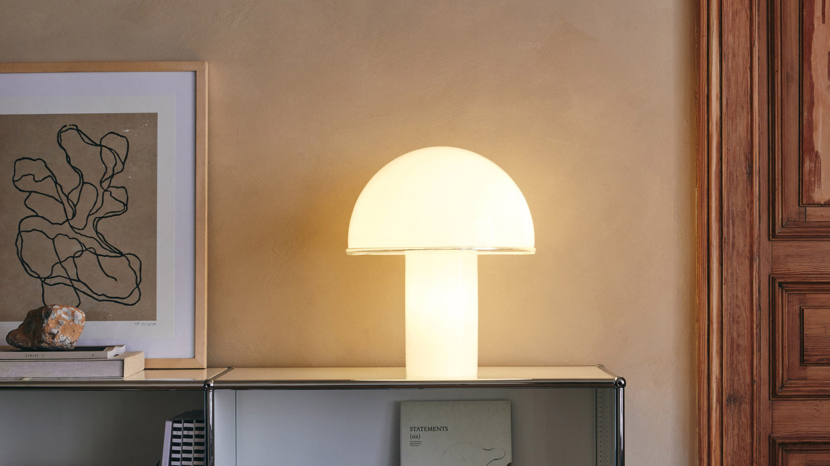 Onfale – lampada da tavolo – ambientata