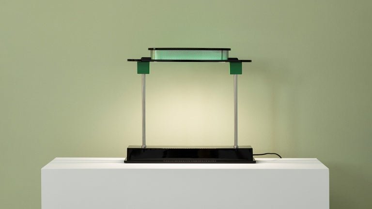 Pausania – lampada da tavolo – ambientata