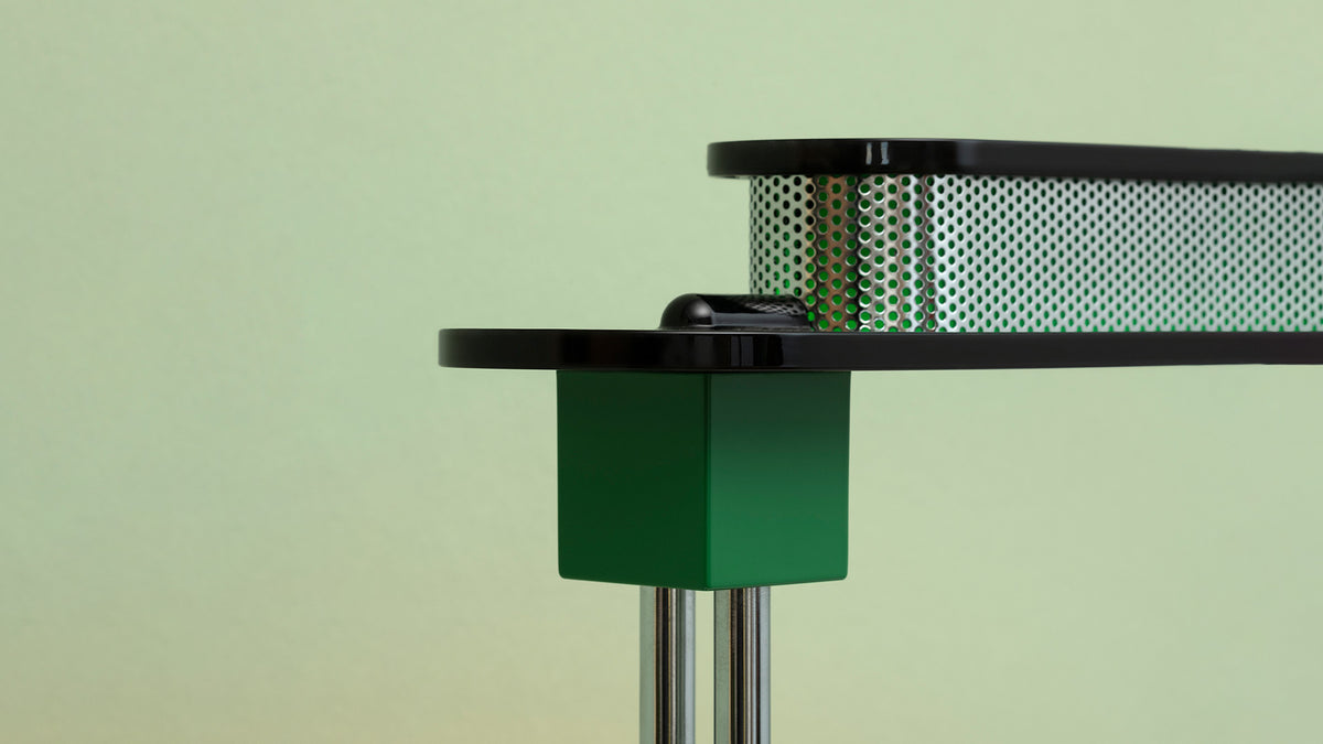 Pausania – lampada da tavolo – ambientata