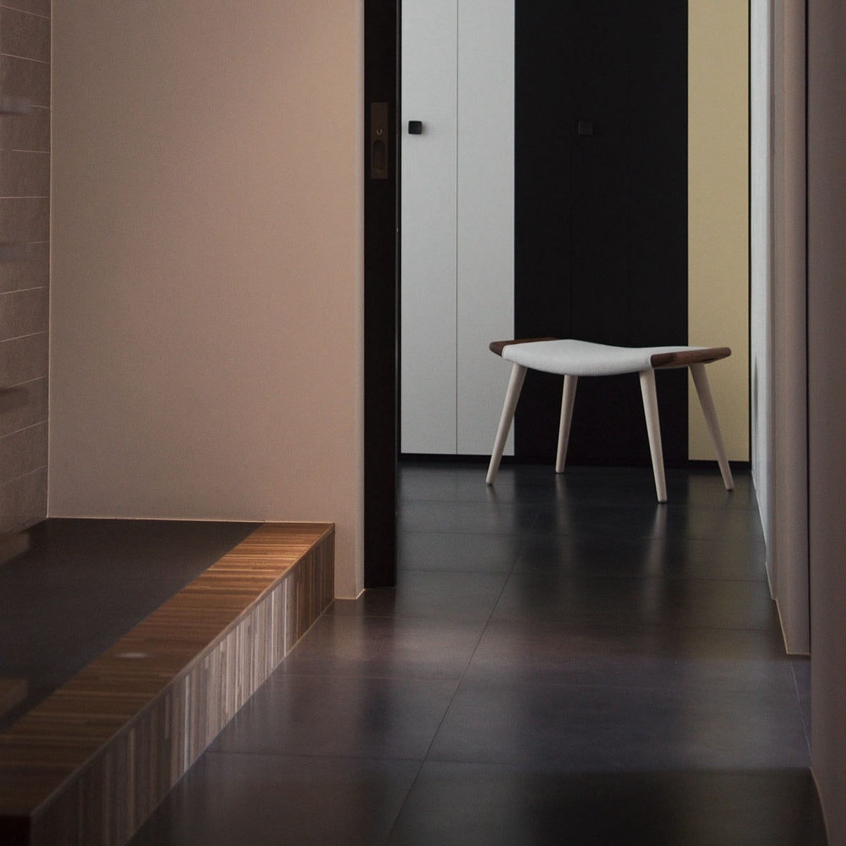 pp120 Stool – pouf – ambientata