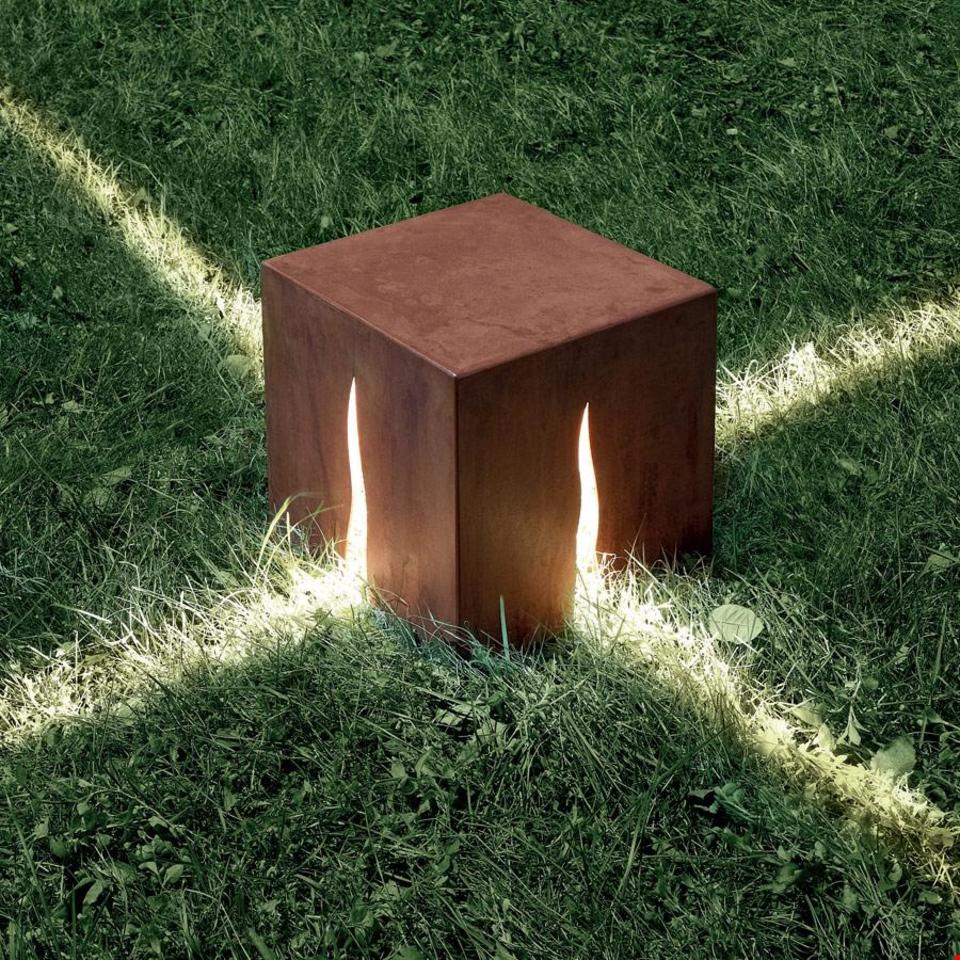 Granito – lampada da terra – ambientata