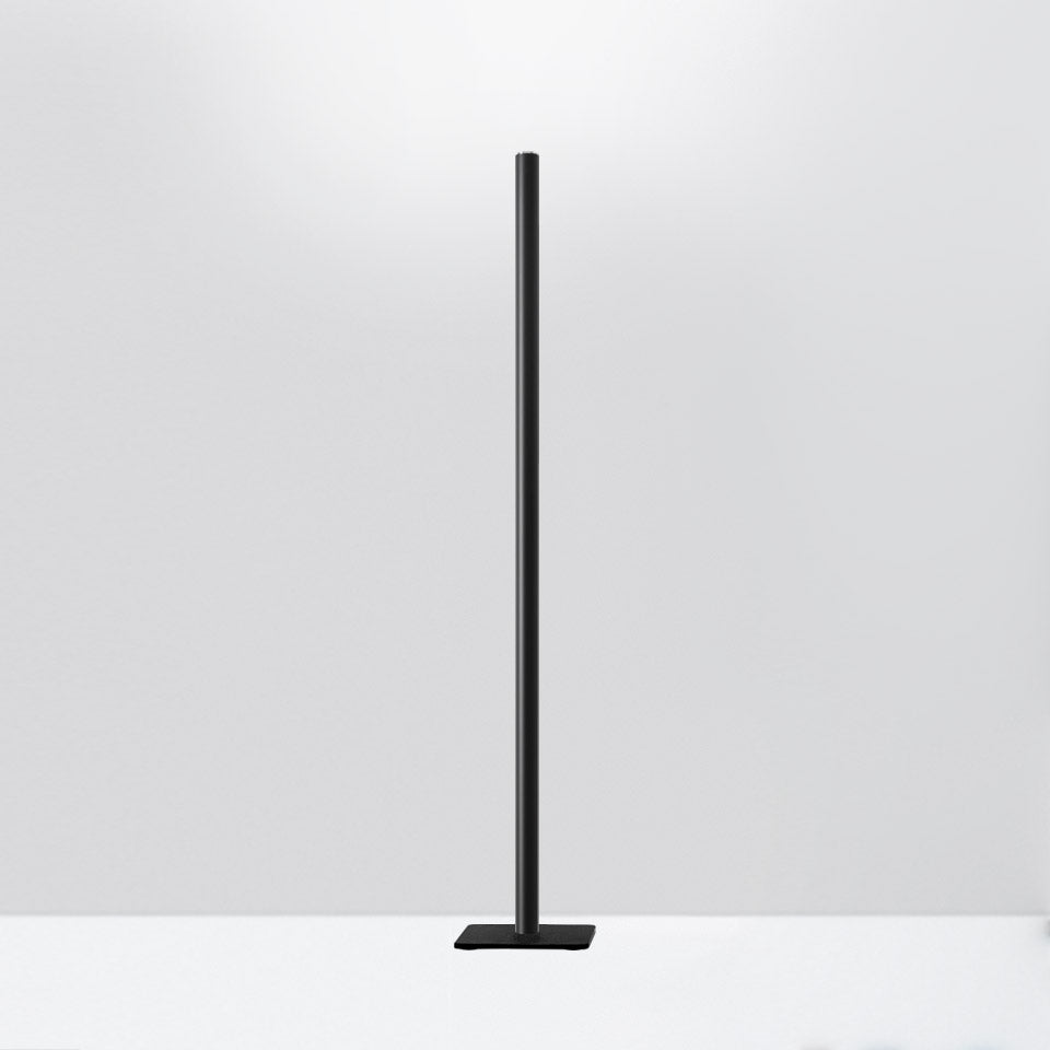 Ilio Mini – lampada da terra – ambientata