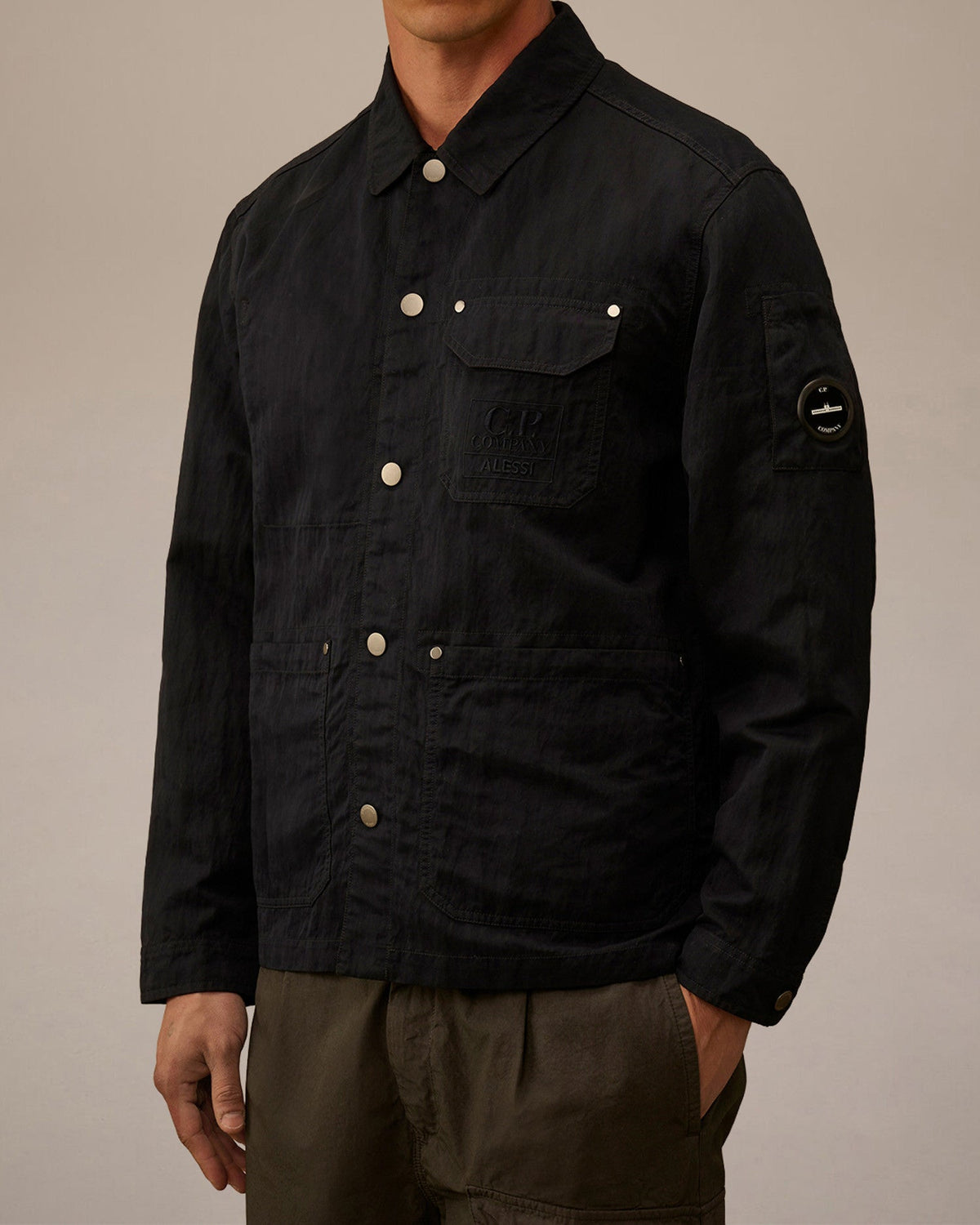 Alessi C.P. Company – overshirt (CP01 DAZ) – ambientata