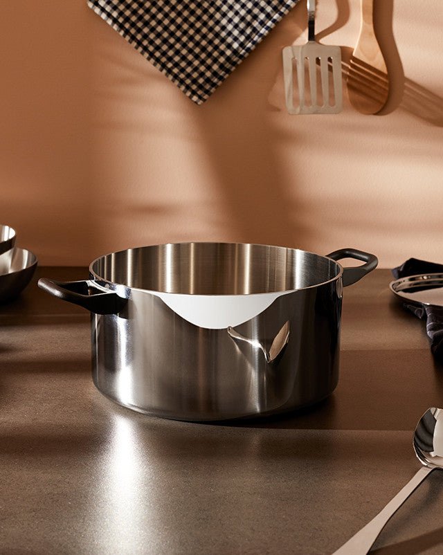 La Cintura di Orione – casseruola a due manici (90101 T) - Sag 80 - Alessi - Complemento
