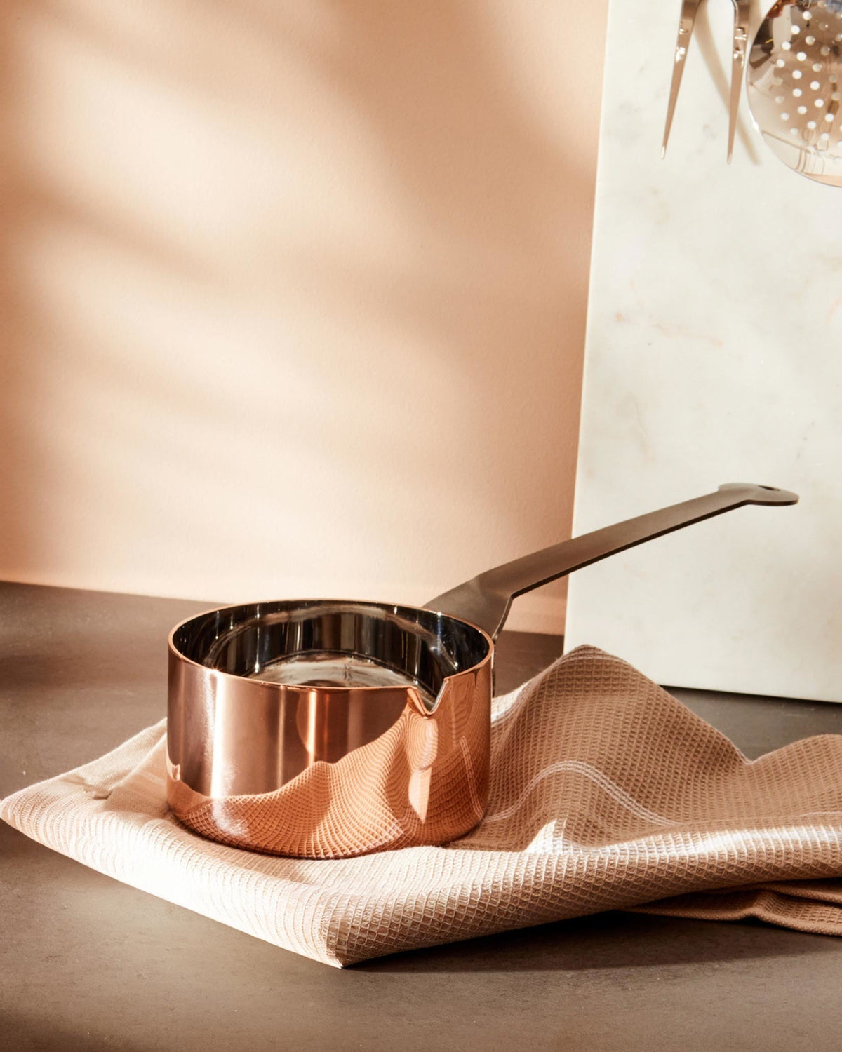 La Cintura di Orione – casseruola a manico lungo (90105/14) - Sag 80 - Alessi - Complemento