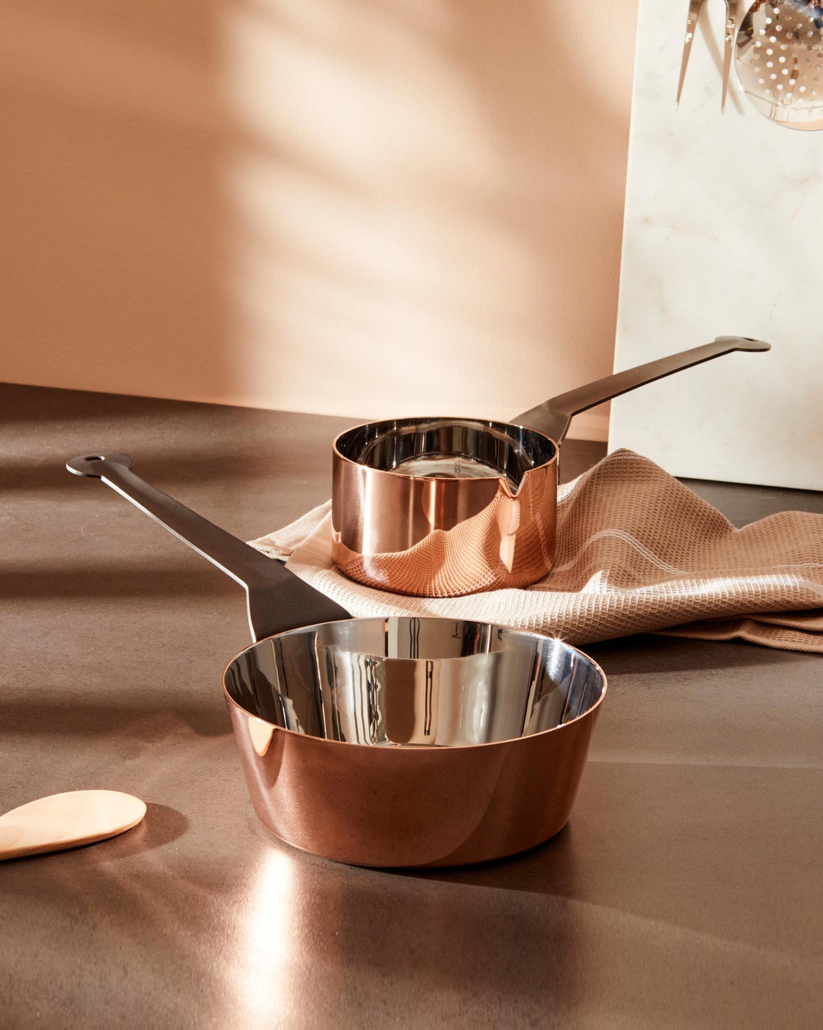 La Cintura di Orione – casseruola conica o Sauteuse (90107) - Sag 80 - Alessi - Complemento