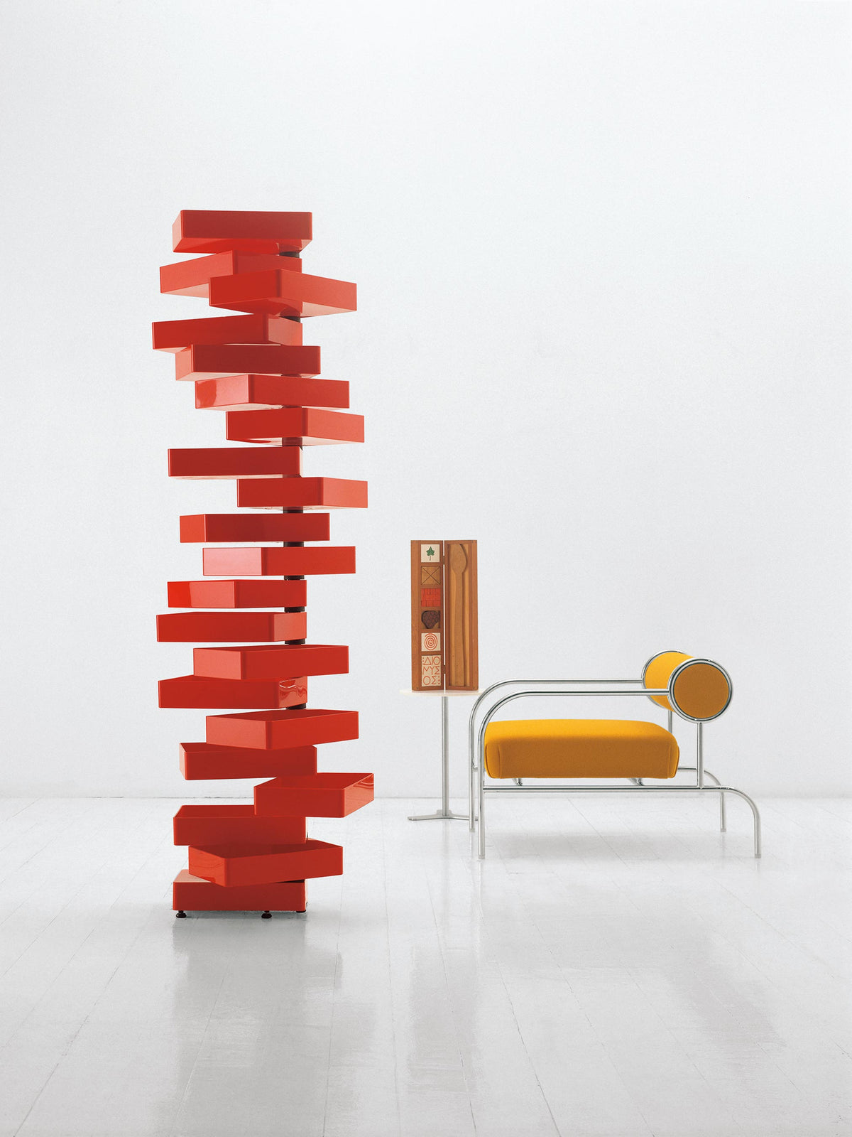 Revolving Cabinet – cassettiera – ambientata