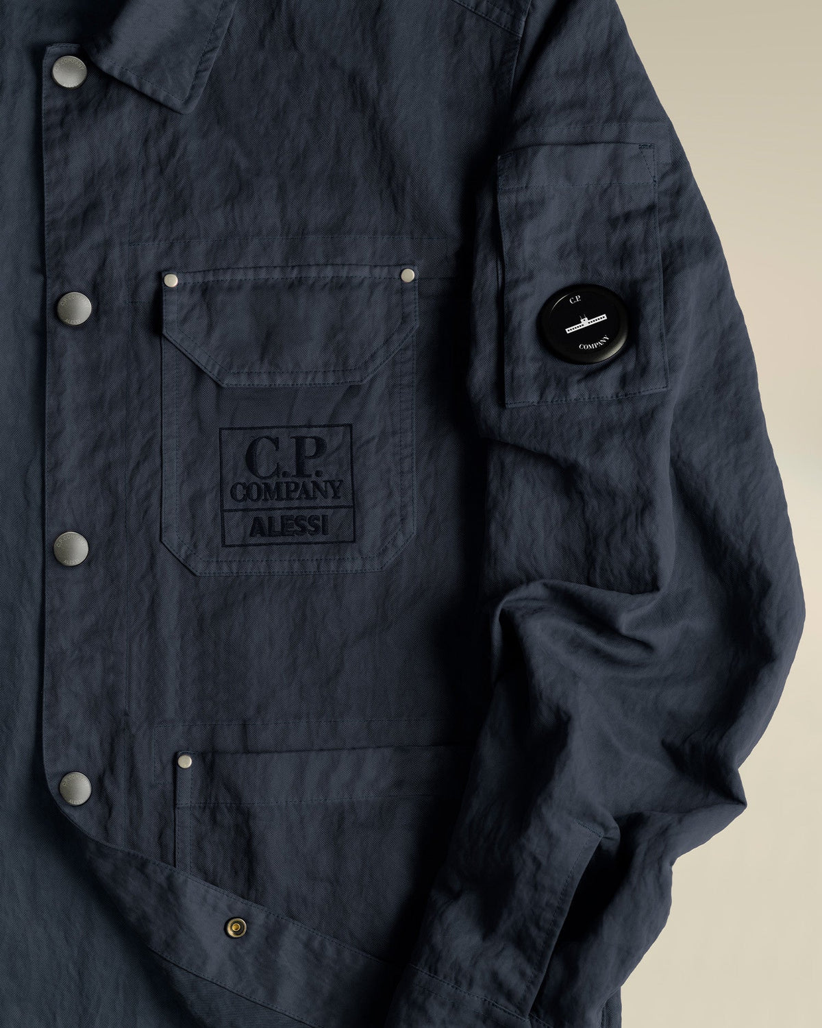 Alessi C.P. Company – overshirt (CP01 DAZ) – ambientata