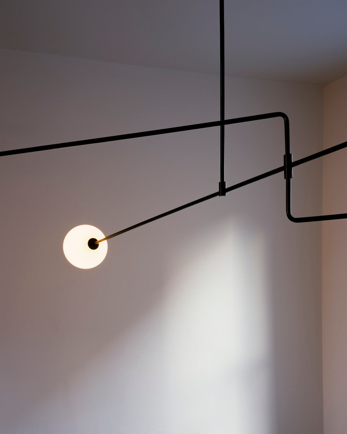 Mobile Chandelier – lampada a sospensione – ambientata