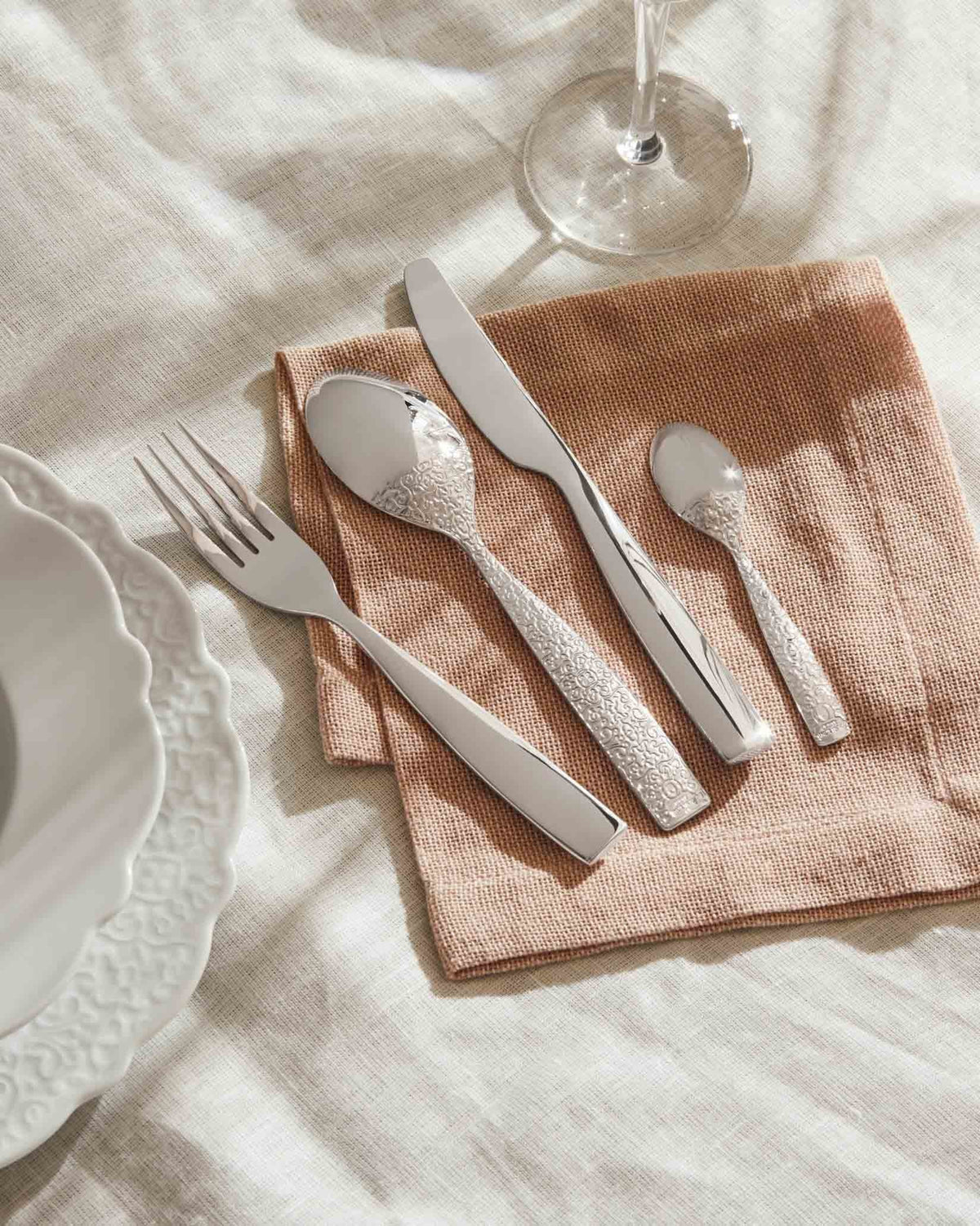 Dressed – servizio di posate 24 pezzi – ambientata