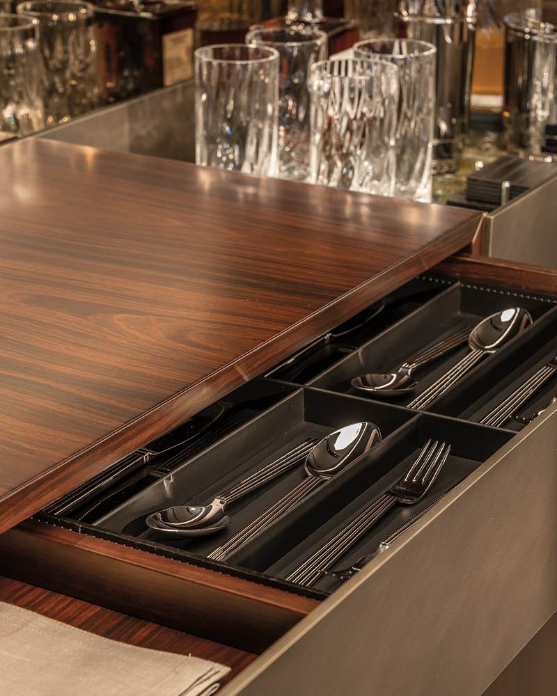 Passarella – contenitore verticale - Sag 80 - Minotti - Contenitore