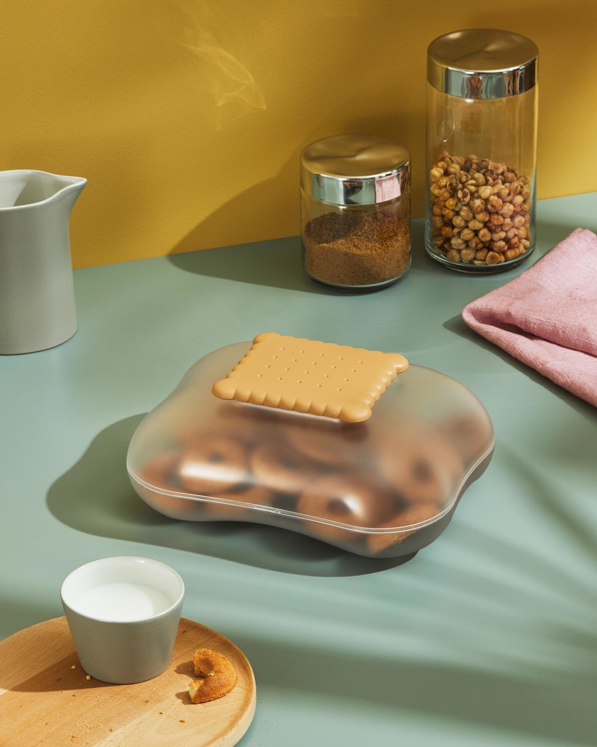 Mary Biscuit – biscottiera – ambientata