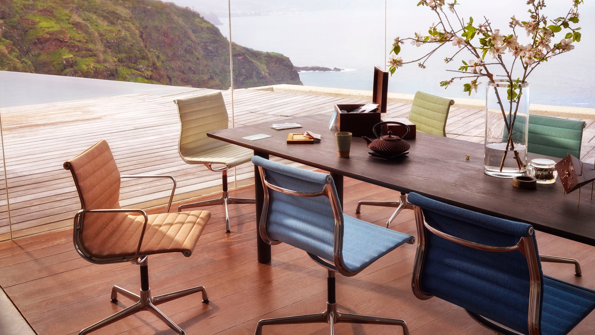 Aluminium Chairs EA 101/103/104 – Dine - Sag 80 - Vitra - Sedia