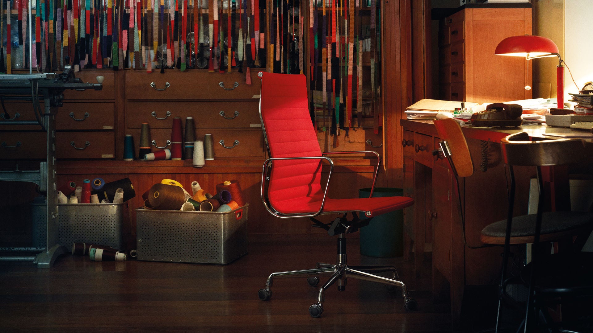 Aluminium Chairs EA 117/118/119 – Lavoro - Sag 80 - Vitra - Sedia