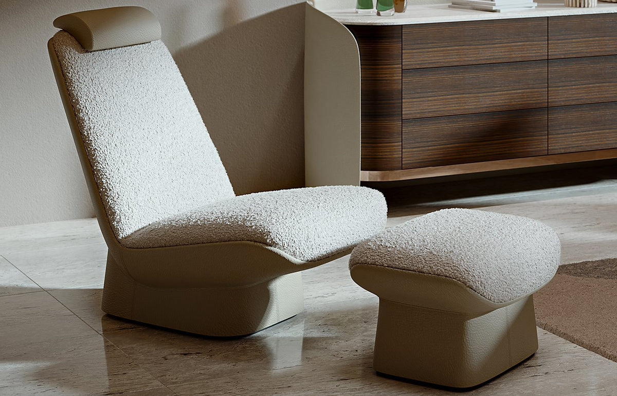 Siri – poltrona e pouf – ambientata