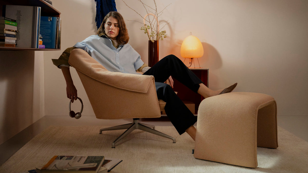 Bascule Lowback & Ottoman – poltrona con poggiapiedi
