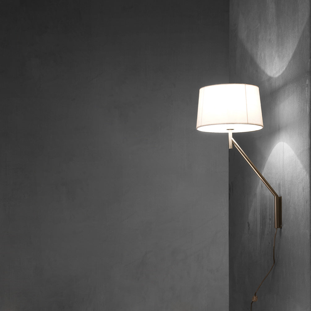 Bridget – lampada da tavolo – ambientata