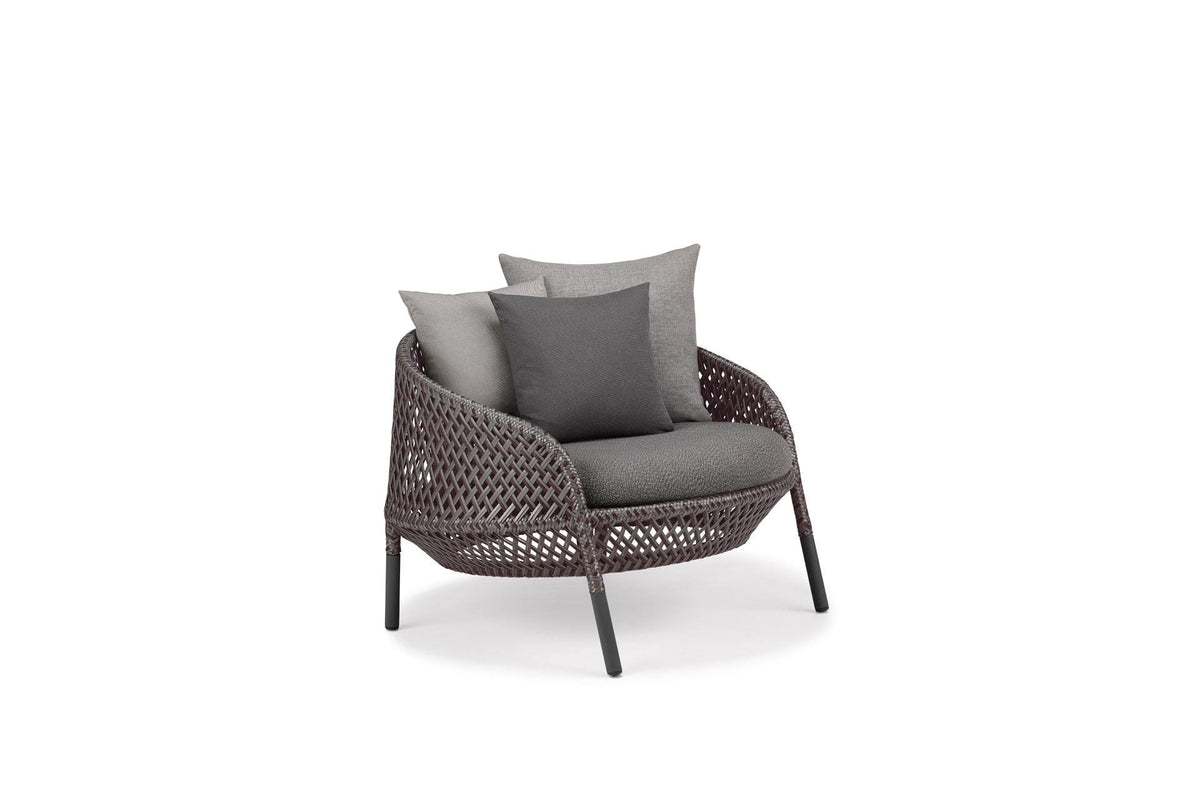 and – tags, as close as possible to the opening tag. Creation Date: 04/25/2022 --> (lounge chair) – foto prodotto